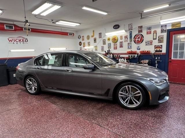 Used 2019 BMW 750i xDrive w/ Executive Package AWD/4WD image 4