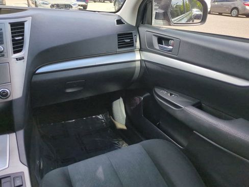 Used 2014 Subaru Legacy 2.5i Premium AWD/4WD image 16