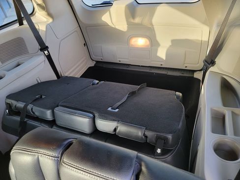 Used 2020 Dodge Grand Caravan SXT FWD image 13