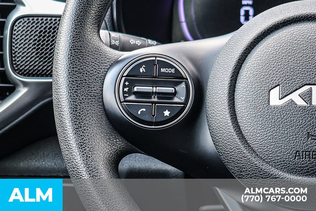 Used 2025 Kia Soul LX w/ LX Technology Package FWD image 33