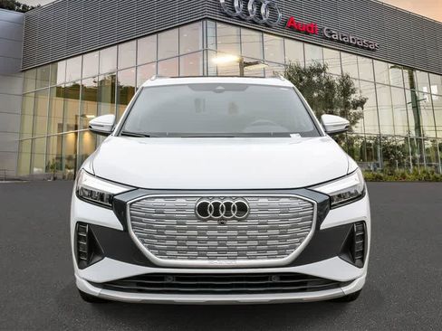 Used 2023 Audi Q4 e-tron Premium Plus w/ Premium Plus RWD image 6