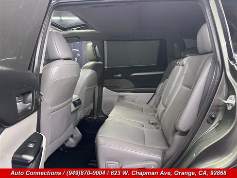Used 2016 Toyota Highlander XLE FWD image 9