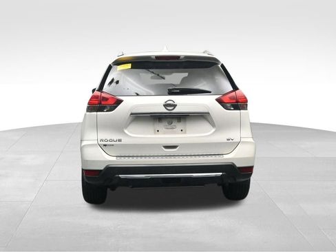 Used 2017 Nissan Rogue SV FWD image 4