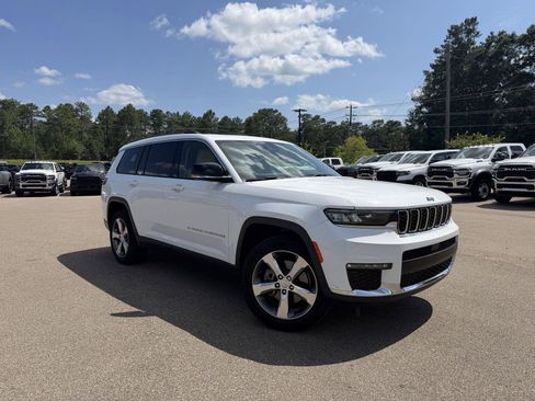 Used 2021 Jeep Grand Cherokee L Limited w/ Trailer Tow Group (B) RWD image 3