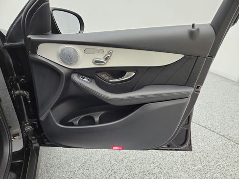 Used 2019 Mercedes-Benz GLC 300 image 20