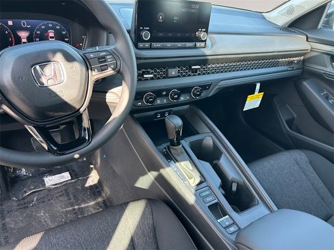 New 2025 Honda Accord SE image 10