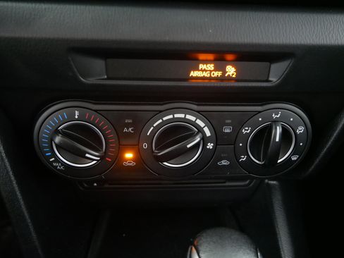 Used 2014 MAZDA MAZDA3 i Touring image 23