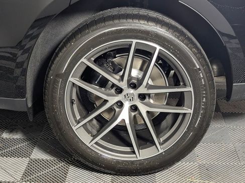 New 2026 Porsche Macan image 16