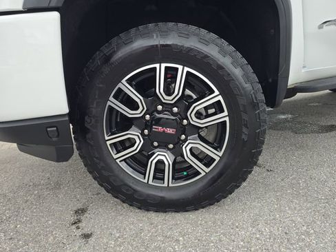 Certified 2022 GMC Sierra 2500 AT4 w/ AT4 Preferred Package image 29