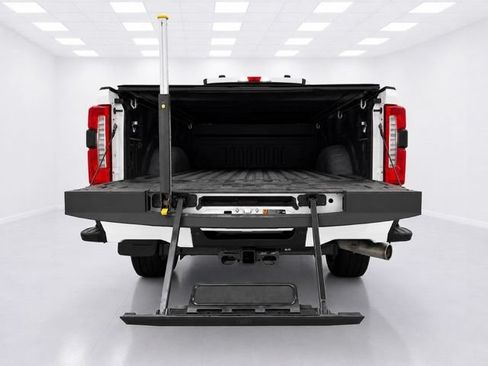 Used 2023 Ford F250 Lariat w/ Lariat Ultimate Package AWD/4WD image 14
