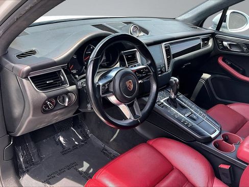 Used 2017 Porsche Macan Turbo AWD/4WD image 11