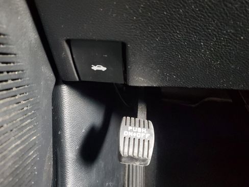 Used 2023 Dodge Challenger SXT image 27