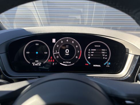 Certified 2026 Porsche Cayenne GTS image 29