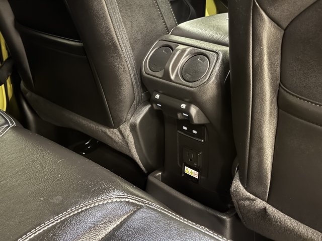 Used 2023 Jeep Wrangler Unlimited Sahara AWD/4WD image 21