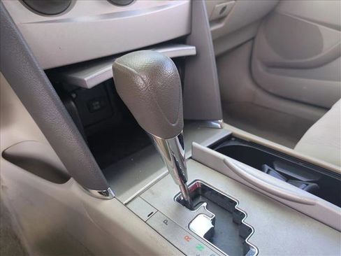 Used 2010 Toyota Camry LE FWD image 12