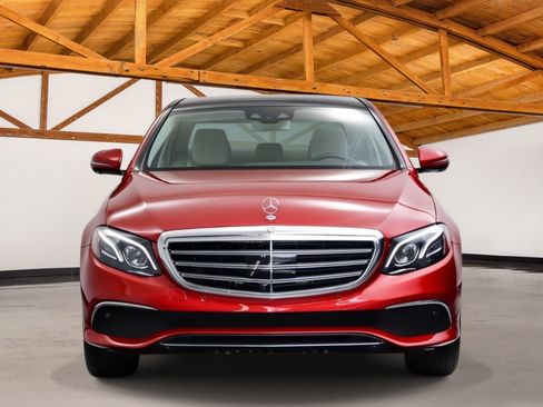 Used 2017 Mercedes-Benz E 300 image 8