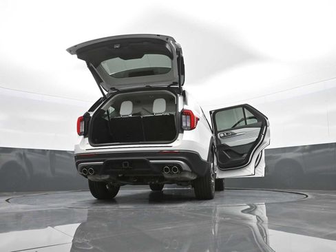 Used 2025 Ford Explorer Platinum w/ Ultimate Package image 47