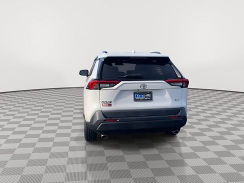 Used 2020 Toyota RAV4 XLE image 7
