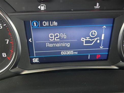 Used 2023 GMC Acadia SLE image 37