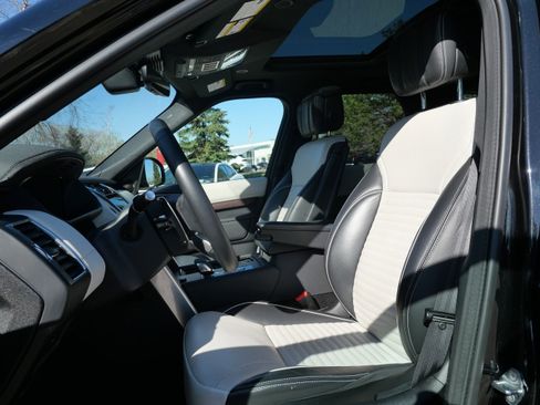 Certified 2024 Land Rover Discovery Dynamic SE AWD/4WD image 12