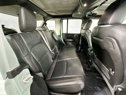 Used 2024 Jeep Wrangler Unlimited Sahara w/ Technology Group image 28