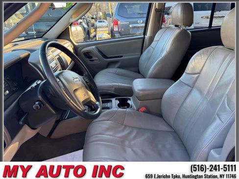 Used 2004 Jeep Grand Cherokee Laredo w/ Cold Weather Group image 23