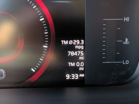 Used 2019 Volvo S60 T5 Momentum image 12