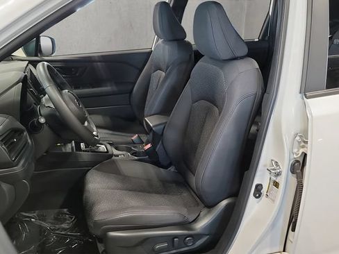Used 2025 Subaru Forester Premium AWD/4WD image 30