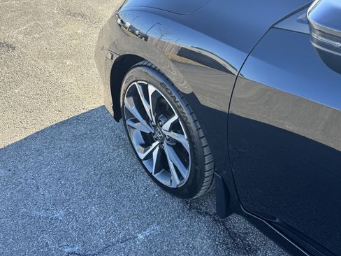 Used 2020 Honda Civic Touring image 8