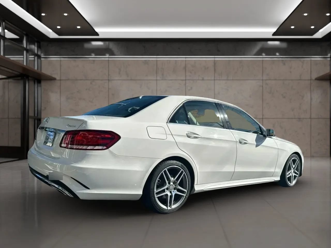 Used 2015 Mercedes-Benz E 350 4MATIC Sedan image 4