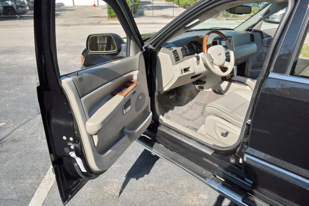 Used 2008 Jeep Grand Cherokee Overland w/ Mopar Chrome Edition Group AWD/4WD image 17