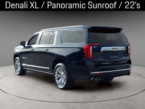Used 2022 GMC Yukon XL Denali image 3