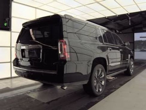 Used 2019 GMC Yukon XL Denali w/ Denali Ultimate Package AWD/4WD image 3
