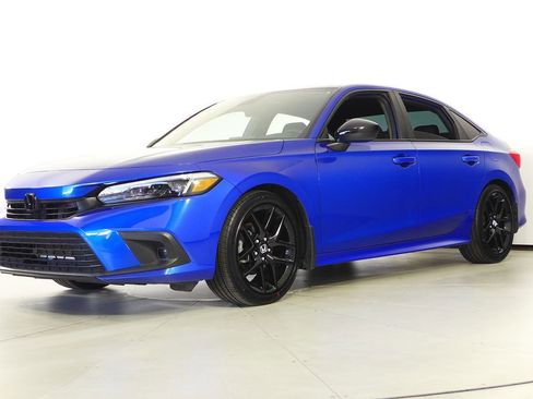 Used 2022 Honda Civic Sport image 2