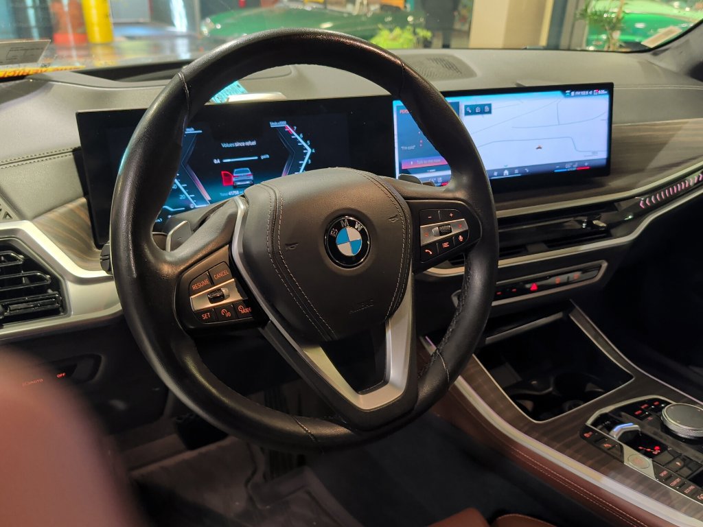 Used 2024 BMW X5 xDrive40i w/ Premium Package AWD/4WD image 5