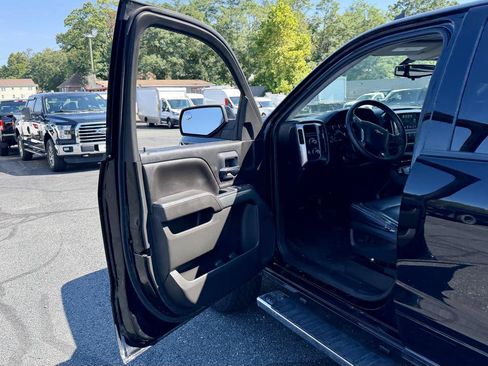 Used 2018 Chevrolet Silverado 1500 LT w/ All Star Edition AWD/4WD image 11
