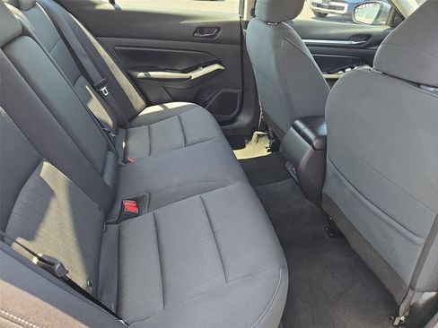 Used 2023 Nissan Altima 2.5 SV FWD image 18