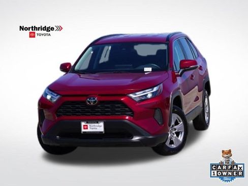 Used 2025 Toyota RAV4 XLE FWD image 1