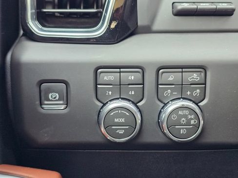 New 2026 GMC Sierra 2500 Denali Ultimate AWD/4WD image 34