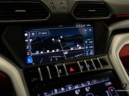 Used 2019 Lamborghini Urus image 56
