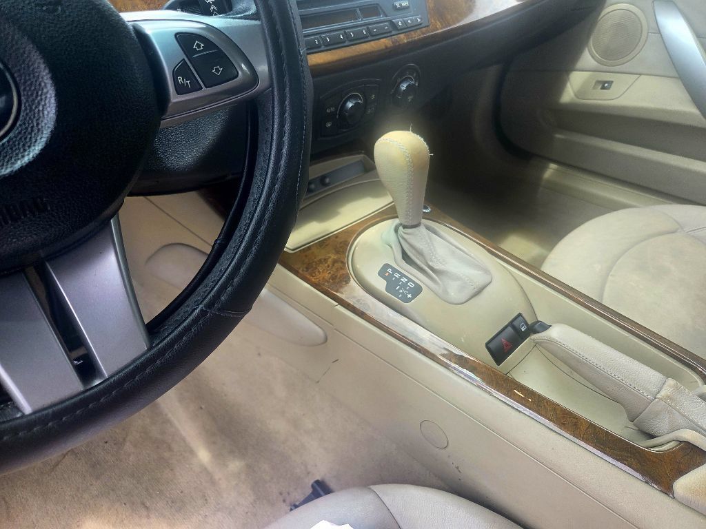Used 2005 BMW Z4 2.5i RWD image 8