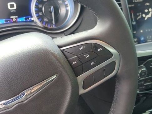 Used 2023 Chrysler 300 Touring w/ Sport Appearance Package RWD image 8