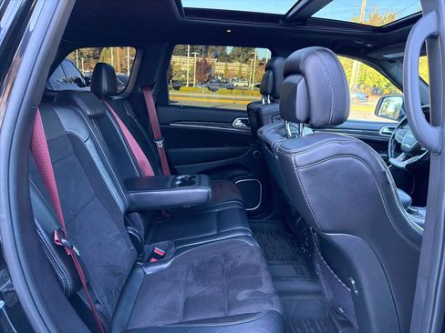 Used 2019 Jeep Grand Cherokee SRT image 24