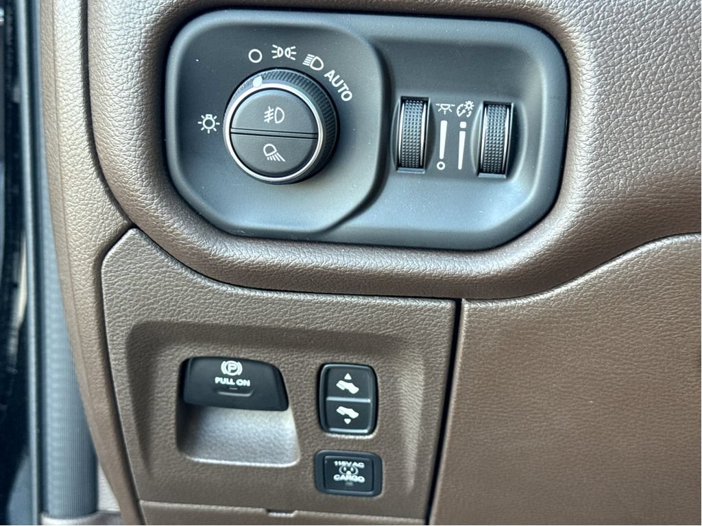 Used 2026 RAM 1500 Laramie AWD/4WD image 12