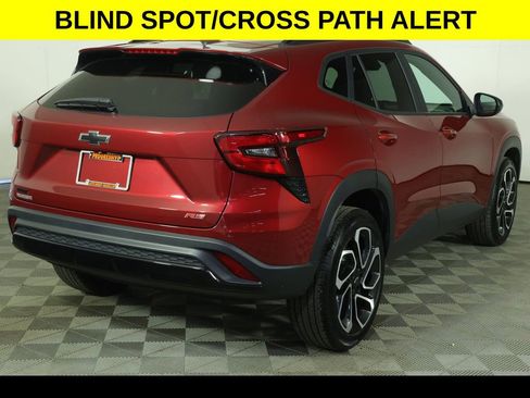 Certified 2024 Chevrolet Trax RS w/ Driver Confidence Package FWD image 7