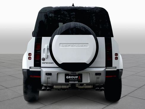 Certified 2024 Land Rover Defender 110 SE image 4