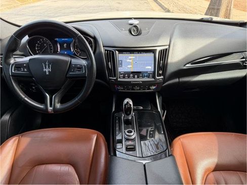 Used 2017 Maserati Levante image 10