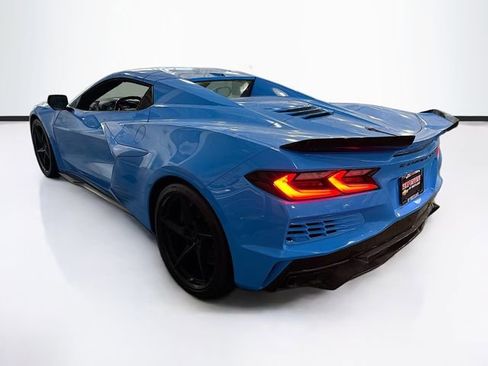 New 2025 Chevrolet Corvette E-Ray image 8