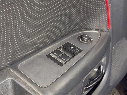 Used 2010 Dodge Challenger R/T RWD image 10