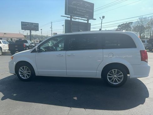 Used 2020 Dodge Grand Caravan SXT image 8